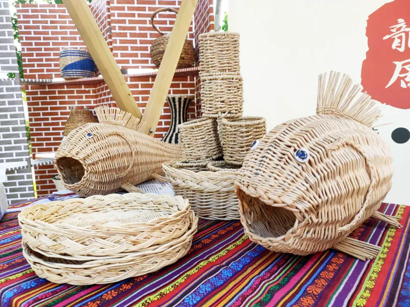 NingxiaCN's tweet image. 🧺 Ready for a #crafty adventure?

Head to Shizuishan in #Ningxia and unravel the secrets of straw weaving! 🌾✨ #NingxiaHeritage