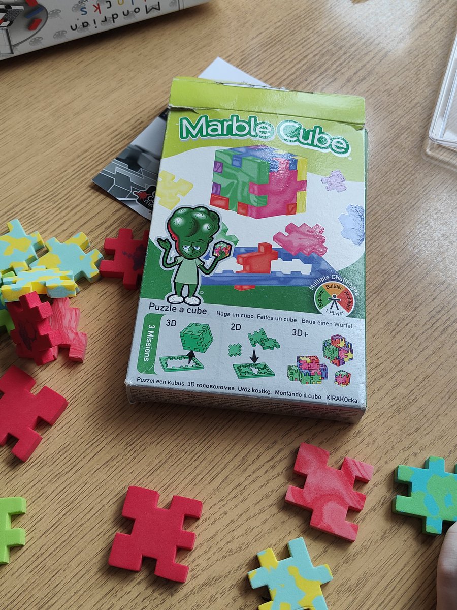 EtwTerp's tweet image. Quelques jeux intéressants découverts lors du π -Day 2025 à l'université de Silésie 🇵🇱
#jeux #teamjeux #mathgames