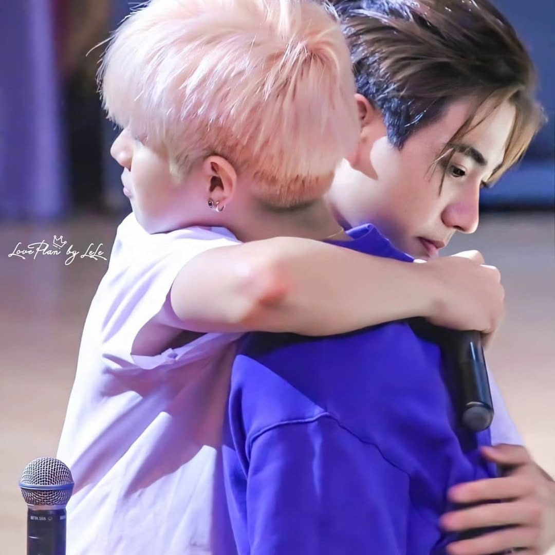 NokNokPS's tweet photo. พี่แปลนมาอวยพรวันเกิดให้น้องเพิร์ธคร้าบบบบ🥰

"โตขึ้นอีกปีเด็กคนนี้ ขอให้มีความสุขในทุกวันน้องชาย"

HAPPY PERTH DAY 24
#PERTHppe24แล้วนาา
#KDPPE #PerthTanapon
#คนของแปลน #PlanRathavit
IG: iplann https://t.co/EbzvynHapG