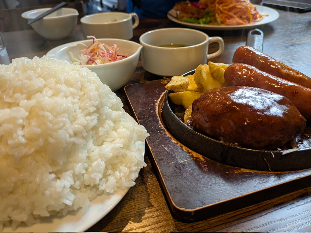 gunchugroup's tweet photo. よしっ！

#KitchenEAT
#トラ丸くんのお昼ごはん https://t.co/Gqzn73o9C3