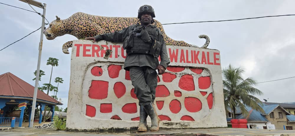 Le général de brigade GACHERI commandant deuxième zone de défense. 100 combats =100 victoires. Les lions toujours aux aguets.