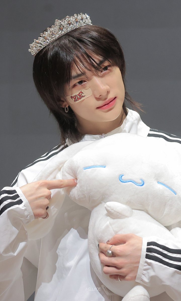 millboe's tweet image. 만두야 사랑해 𐔌՞⸝⸝･·･⸝⸝՞𐦯 ‧˚₊❤

#HappyHyunjinDay 
#당도최고_현진키위_생일축하해 
#WorldTrendsetterHyunjin 
#StrayKids #스트레이키즈 
#현진 #Hyunjin