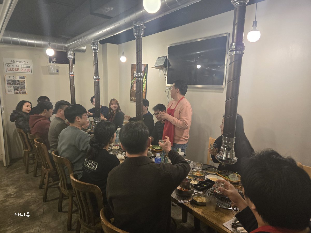 yundu24405491's tweet photo. 25년 첫번째 조직문화데이에는
강남의 평택소매와 수원소매가 만나 비빔밥을 진행하였습니다!!
내기에 집중하다보니 사진찍는걸 깜빡했네요🥲 서로간 좋은에너지를 공유했으니, 앞으로 강남의 1등 수원
2등 평택이 되겠습니다!! 화이팅❤️

@kys5849982 @oseoggyeong https://t.co/iJ7zzdPRpJ