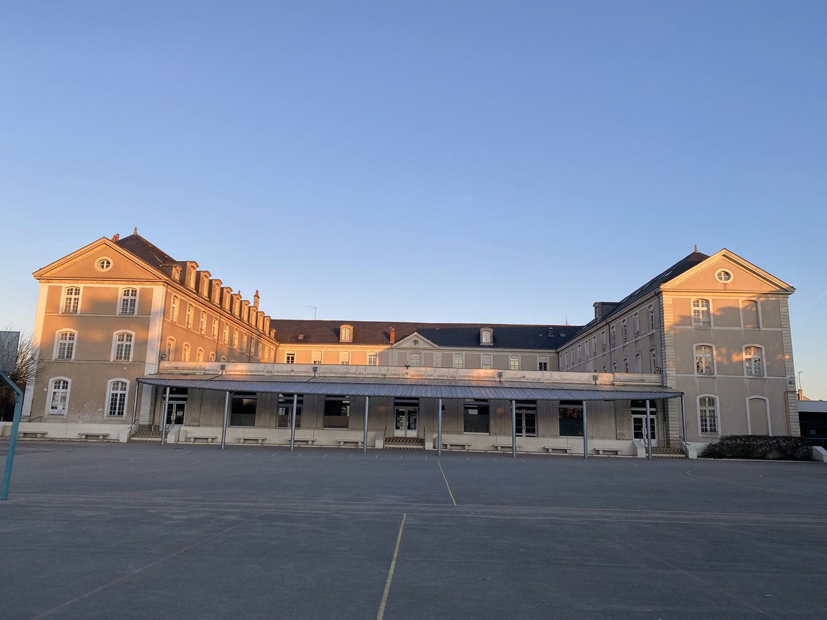 Belle journée en ce premier jour de printemps #Angers  #college49 #erasmus #20mars #printprintanier anier