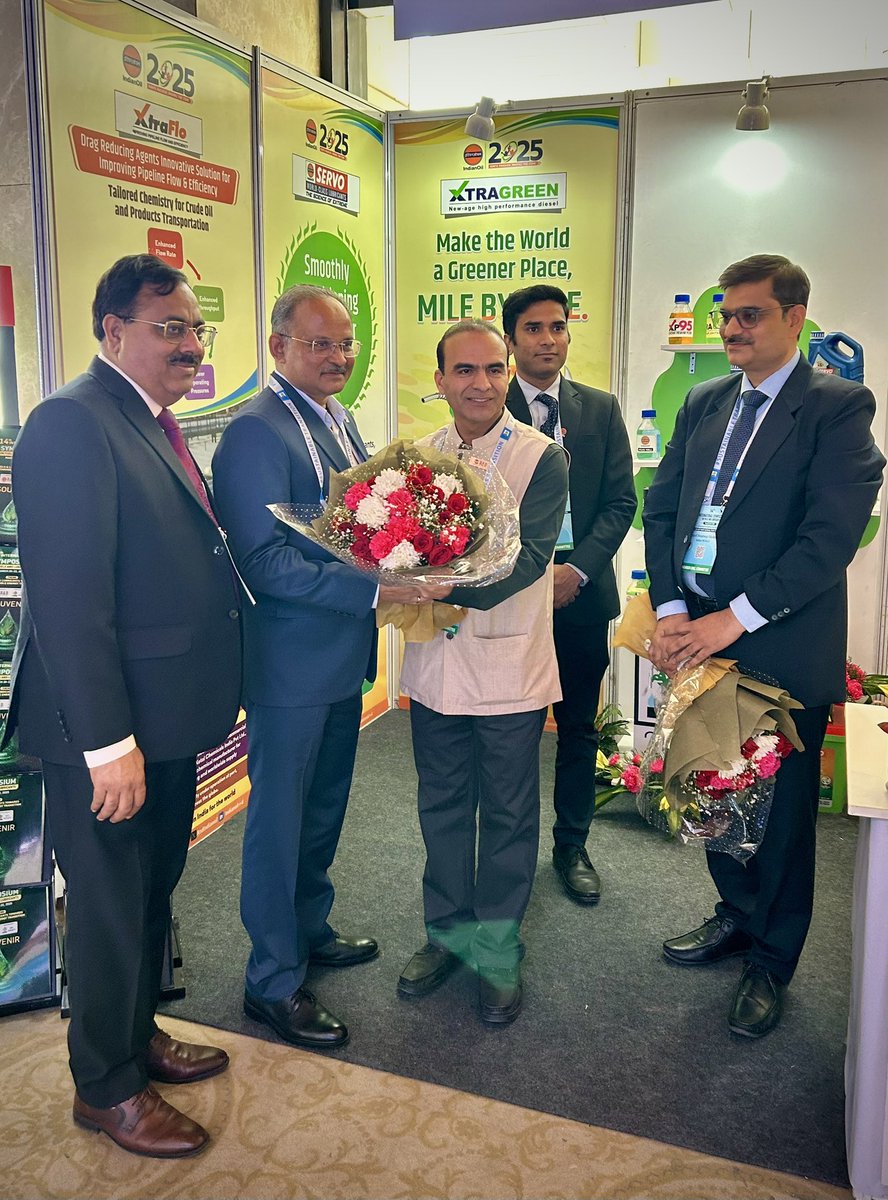 ISFL2025's tweet photo. Inauguration of IndianOil R&amp;D  exhibition stall by Director (Pipelines), IOCL in the presence of Director (R&amp;D), IOCL.

#ISFL2025 https://t.co/uMnlJJLyr8