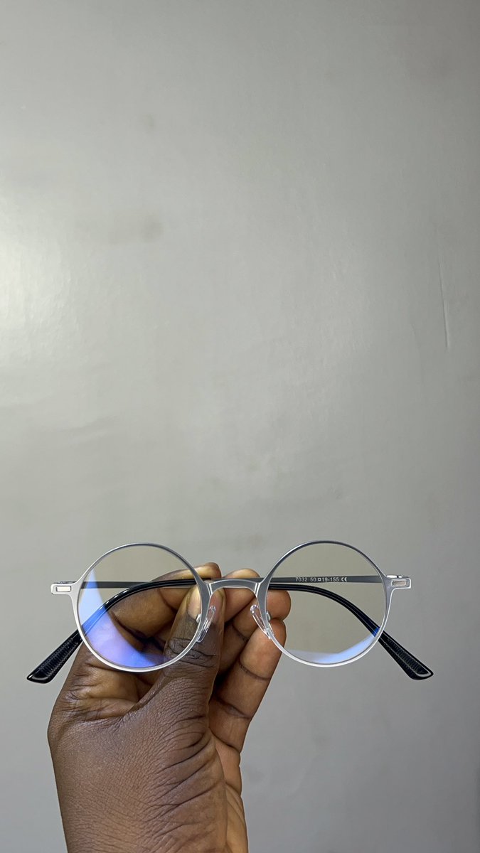 Ewa_oyin's tweet photo. 😍

This 2 in 1 is a must have 😍.
- comes as  an antiblue & sunglasses 
- protects the eyes from lights from your gadgets / sunlight. 
- comes in all colours in the video ( ash/black , brown , all black, ash/blue ).

- 🏷️ 17,500 with hard case😍
Send a dm to order. 
Lagos/ delivery is nationwide.