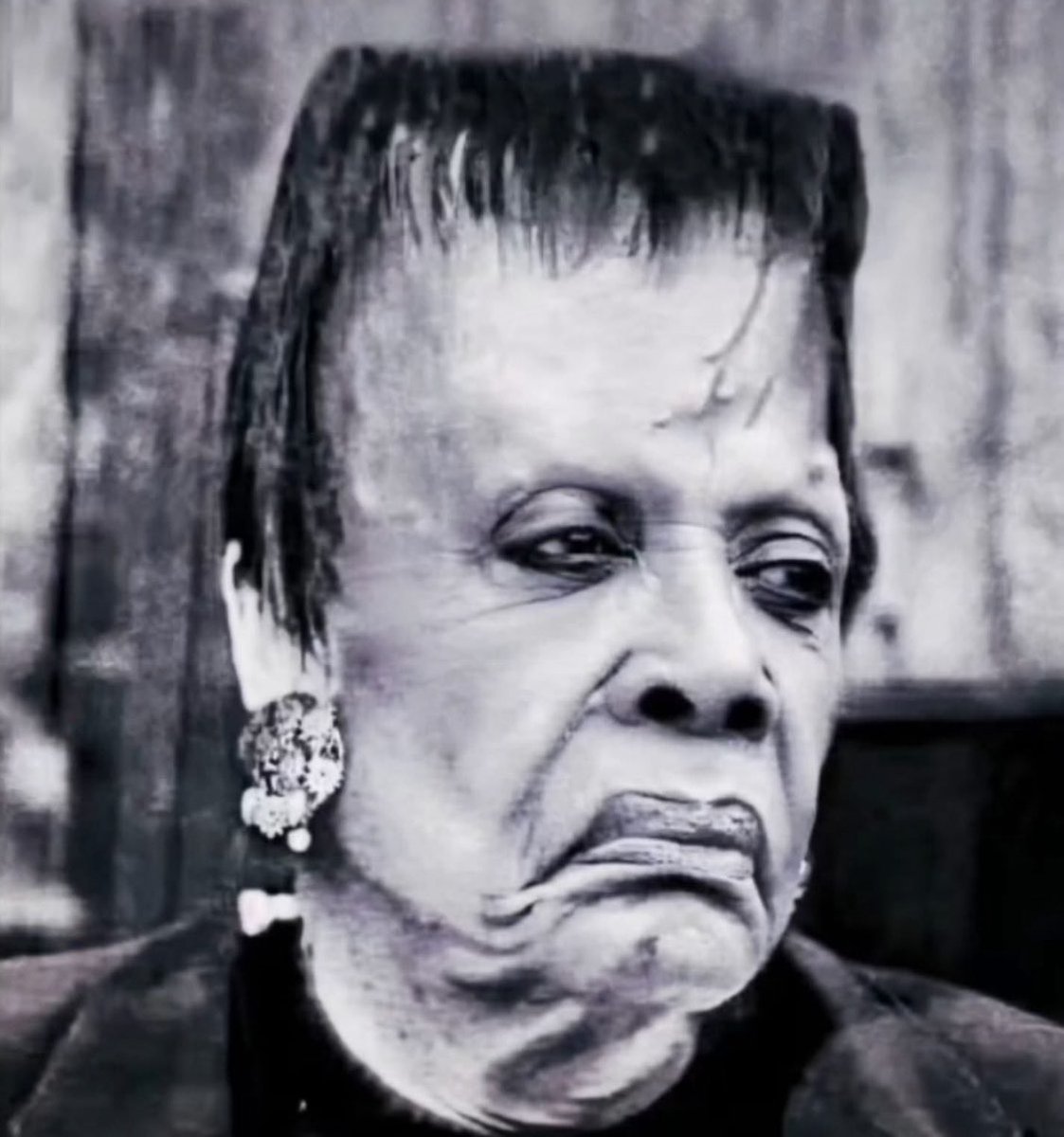 @MilaLovesJoe This thing. Always inciting violence