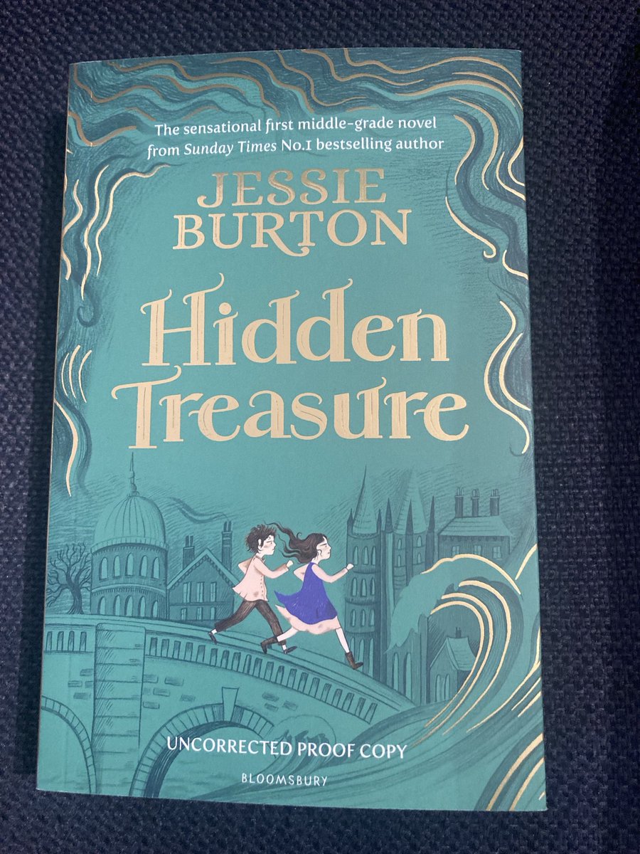 fionamsharp's tweet image. Picked this up last night. Loving it! ⁦@BloomsburyBooks⁩ ⁦@KidsBloomsbury⁩ #HiddenTreasure #JessieBurton
