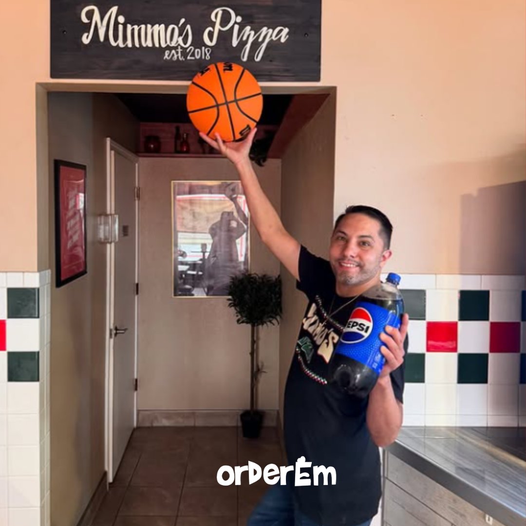 OrderEmApp's tweet image. Repost : @mimmosedison
We’re sharing the #MarchMangia madness all weekend long for St. Patrick’s Day! 🍀🍕 All weekend long, order a 16” pizza with UNLIMITED toppings for only $20!