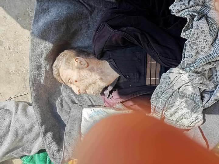 aloshysyri's tweet photo. اسقط ثورة واندل ثورة في تاريخ العالم 

شوفو كيف بقتلو المدنيين في الساحل السوري

ويدفنوهم في مقابر جماعية https://t.co/yUaElfIePx