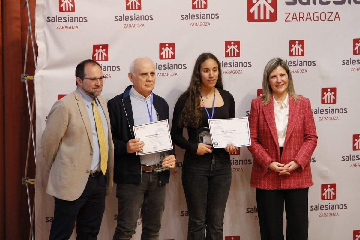Premio Don Bosco (@premiodonbosco) on Twitter photo 🏆 ¡Descubre este 1er Premio Ciencias
"El corazón oscuro de la Vía Láctea" de Mar Carrera de <a href="/Guindavols/">Institut Guindavols</a> T. Anicet Cosialls
🔹 En el centro de nuestra galaxia, ... acortar.link/QnNeQ0
🙌 Otorgado por: <a href="/FundIbercaja/">Fundación Ibercaja</a> y @_USJ_
¡Felicidades por la impresionante investigación! 🏆 ¡Descubre este 1er Premio Ciencias
"El corazón oscuro de la Vía Láctea" de Mar Carrera de <a href="/Guindavols/">Institut Guindavols</a> T. Anicet Cosialls
🔹 En el centro de nuestra galaxia, ... acortar.link/QnNeQ0
🙌 Otorgado por: <a href="/FundIbercaja/">Fundación Ibercaja</a> y @_USJ_
¡Felicidades por la impresionante investigación!