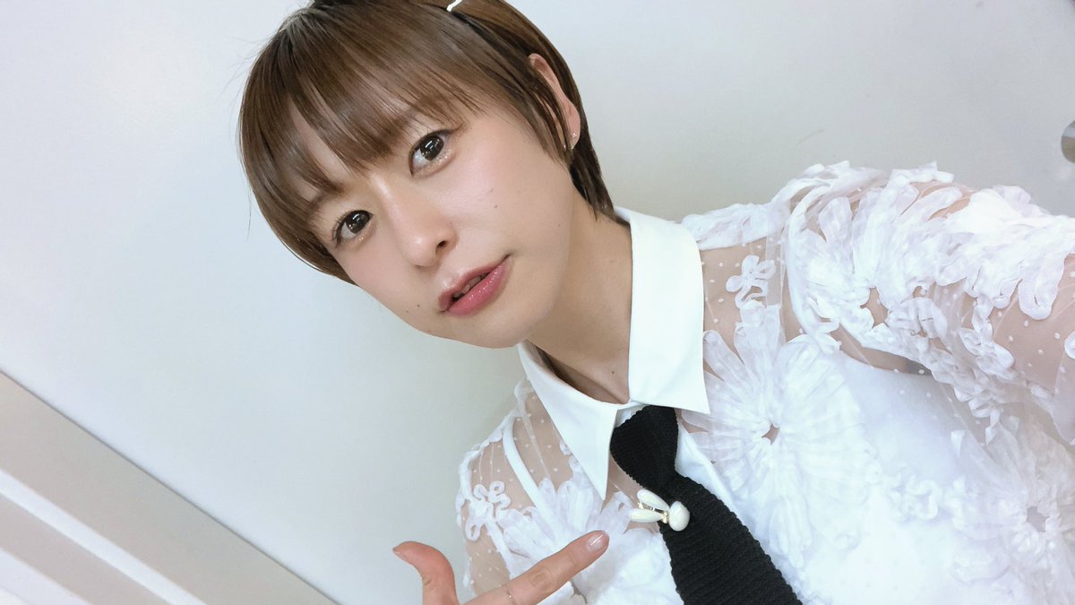 楽しかったー！初参加のNIKKEイベント🐰❤︎❤︎
#NIKKEファンミ 大阪✨昼の部夜の部とありがとうございました😊
MCの梶田さん松嶋さん、金元さん安野さん山根さん、サプライズ登場のユ・ヒョンソクさんと📸✨
新たなエードさんに合わせてオフショル衣装の安野さんと♡📸