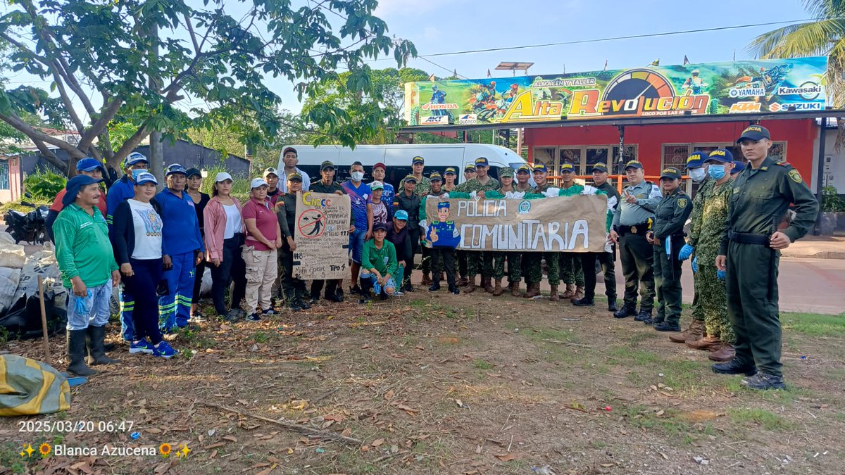 oscarivanperez's tweet photo. #Union @pcarrenovichada, #Emcap, @ArmadaColombia, @PoliciaVichada esta mañana se llevó a cabo la jornada de recuperación de la zona sur del humedal Sta Teresita (calle 19).
Se recolectaron más de 500 kg de basura.
Seguimos trabajando
#PuertoCarreñoPotencia #LoHacemosPosible https://t.co/kmlbayvwAA