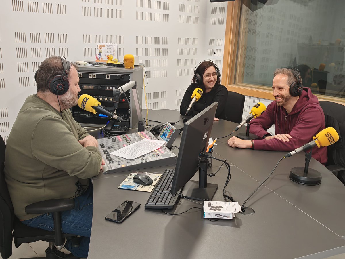 Cuestión de Medios (@cuestiondmedios) on Twitter photo Estamos en directo #entrevista en <a href="/SERMadridSur/">SER Madrid Sur 94.4</a> 94.4Fm <a href="/POPDATA_Band/">POPDATA -MUSIC</a> 48h antes de su concierto en Hangar 48 junto con Miss Marple. Estamos en directo #entrevista en <a href="/SERMadridSur/">SER Madrid Sur 94.4</a> 94.4Fm <a href="/POPDATA_Band/">POPDATA -MUSIC</a> 48h antes de su concierto en Hangar 48 junto con Miss Marple.