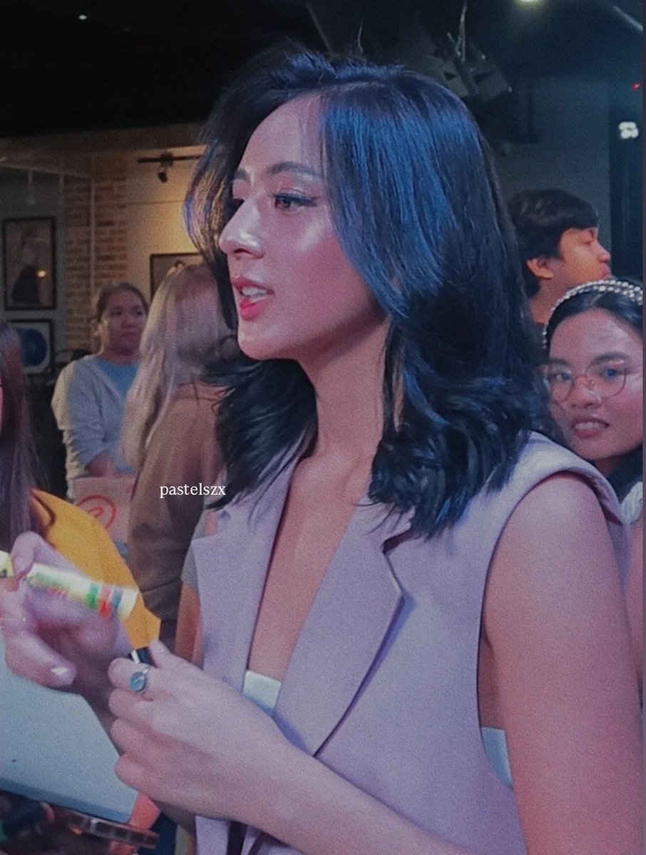 pastelszx's tweet photo. "I don't post a lot, I don't share a lot, because I never feel the need or energy to explain myself or prove myself." - Hyacinth ♡ https://t.co/GejnXnjPD5