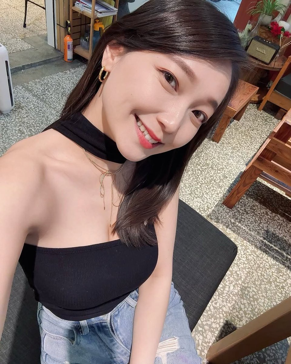 做你的一日女友
夠資格嗎？

#留言告訴我