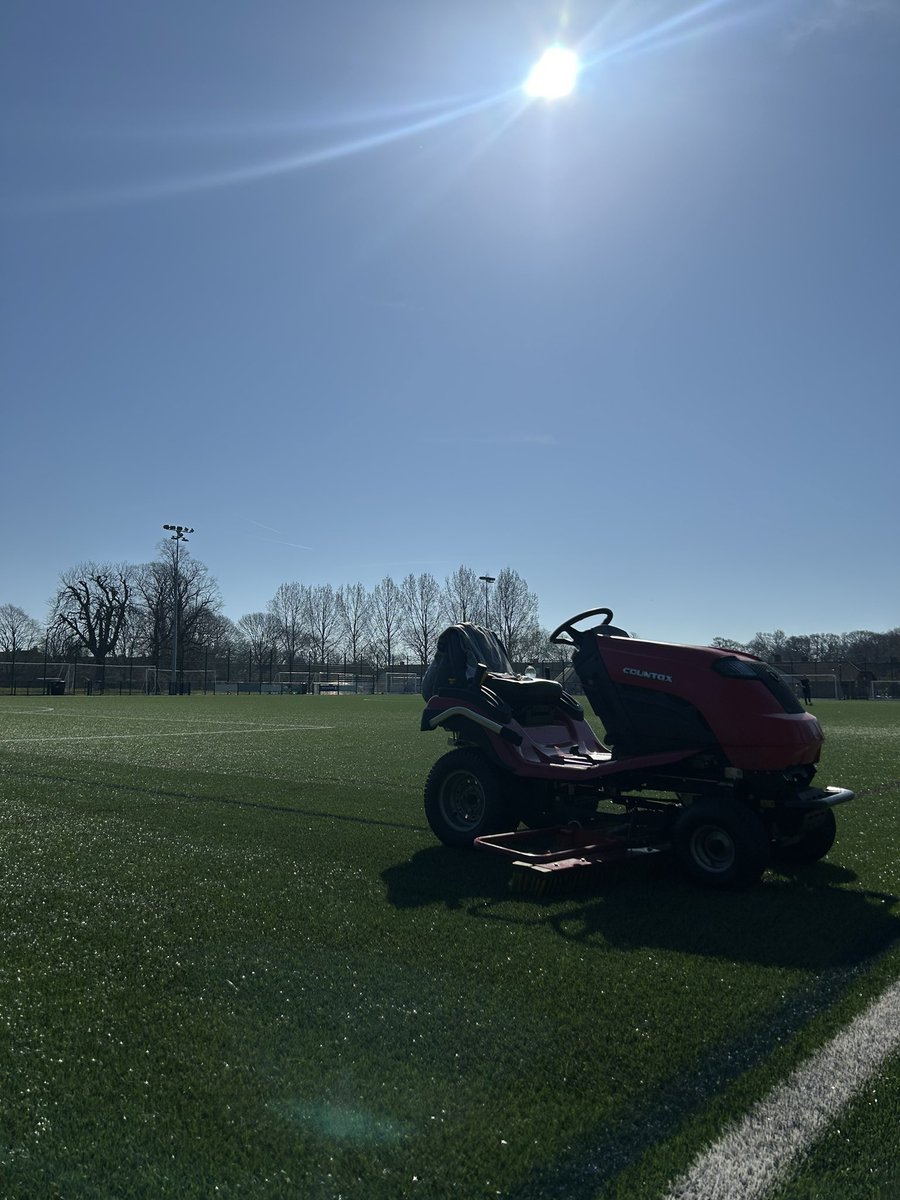 Front Lawn Community Hub (@frontlawnhfa) on Twitter photo Beautiful day to get out on the pitch getting it ready for this evening!
🚜☀️😍
<a href="/hwyfc/">Havant & Waterlooville Youth FC</a> <a href="/HavantBorough/">Havant Borough Council</a> <a href="/HampshireFA/">Hampshire FA</a> <a href="/Pompey_Football/">Portsmouth Football</a> <a href="/portsmouthsport/">Portsmouth Sport</a> <a href="/PompeyNewsNow/">PompeyNewsNow🎙PO4cast</a> <a href="/HfaFacility/">Pete J Hussey</a> <a href="/MattHillHFA/">Matt Hill</a> <a href="/kenziemoore01/">Mackenzie Moore</a> Beautiful day to get out on the pitch getting it ready for this evening!
🚜☀️😍
<a href="/hwyfc/">Havant & Waterlooville Youth FC</a> <a href="/HavantBorough/">Havant Borough Council</a> <a href="/HampshireFA/">Hampshire FA</a> <a href="/Pompey_Football/">Portsmouth Football</a> <a href="/portsmouthsport/">Portsmouth Sport</a> <a href="/PompeyNewsNow/">PompeyNewsNow🎙PO4cast</a> <a href="/HfaFacility/">Pete J Hussey</a> <a href="/MattHillHFA/">Matt Hill</a> <a href="/kenziemoore01/">Mackenzie Moore</a>