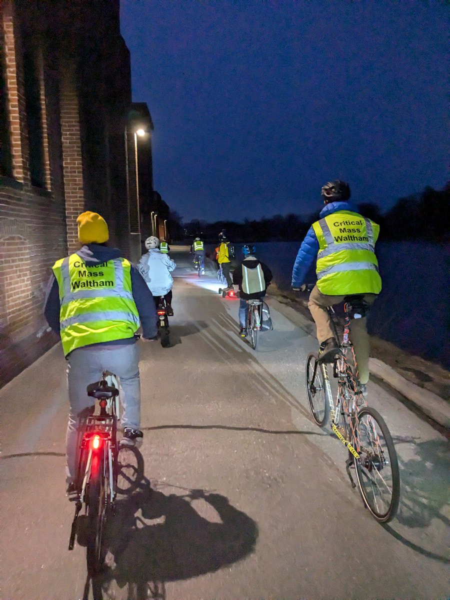 BikeWaltham's tweet image. Thanks to all the old friends and new faces that came out for our first night ride of the year 🚲 🚲 🌝

🗓️ Our next ride is Saturday the 29th, 1pm at City Hall. See you there!