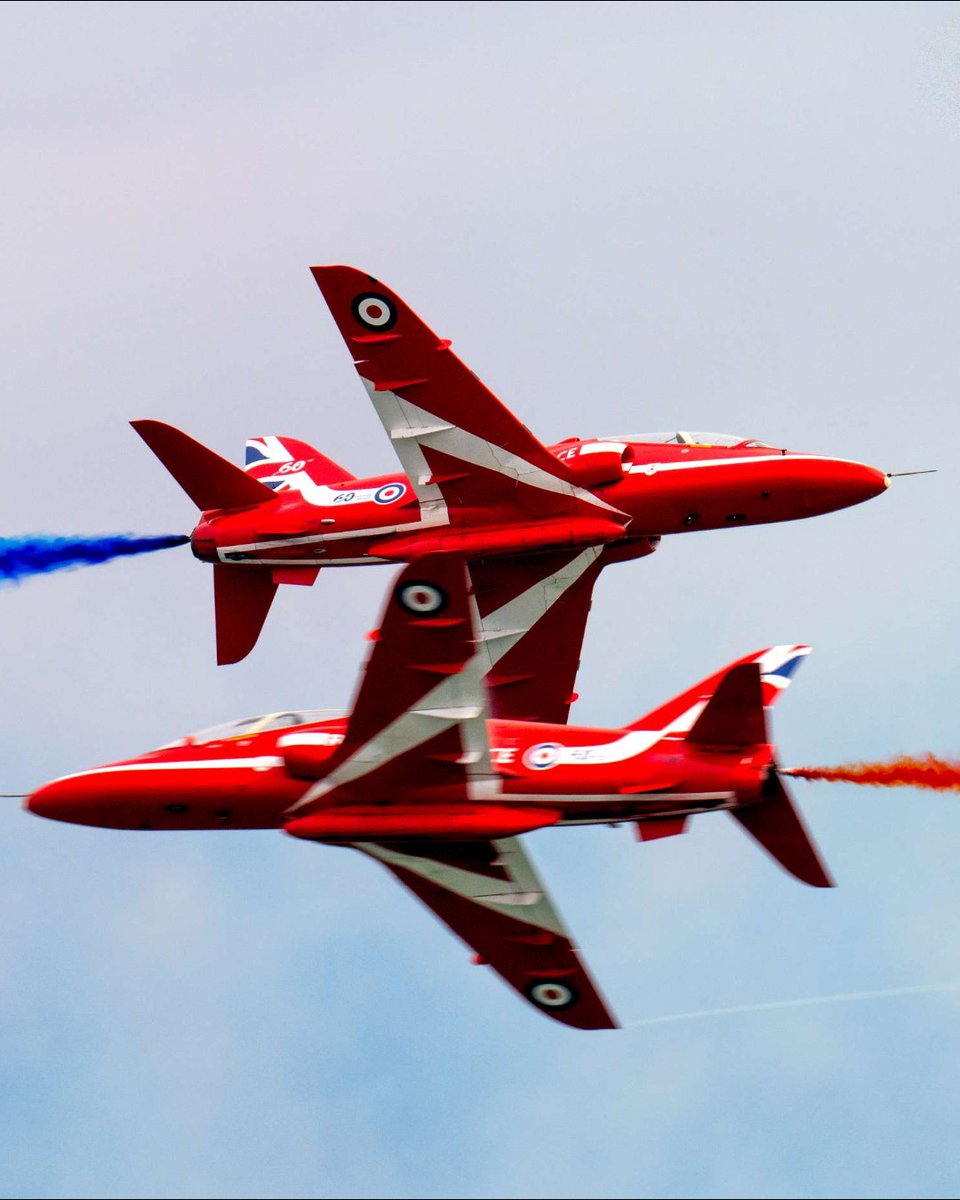 EB_Airshow's tweet image. We're excited to announce the @rafredarrows are BACK at Airbourne, displaying across all 4 days from 14 - 17 August ✈️

🥂 Upgrade your experience with VIP hospitality for gourmet food, inclusive drinks &amp;amp; the best views: tinyurl.com/3he8h3a6

📷 Claire Hartley