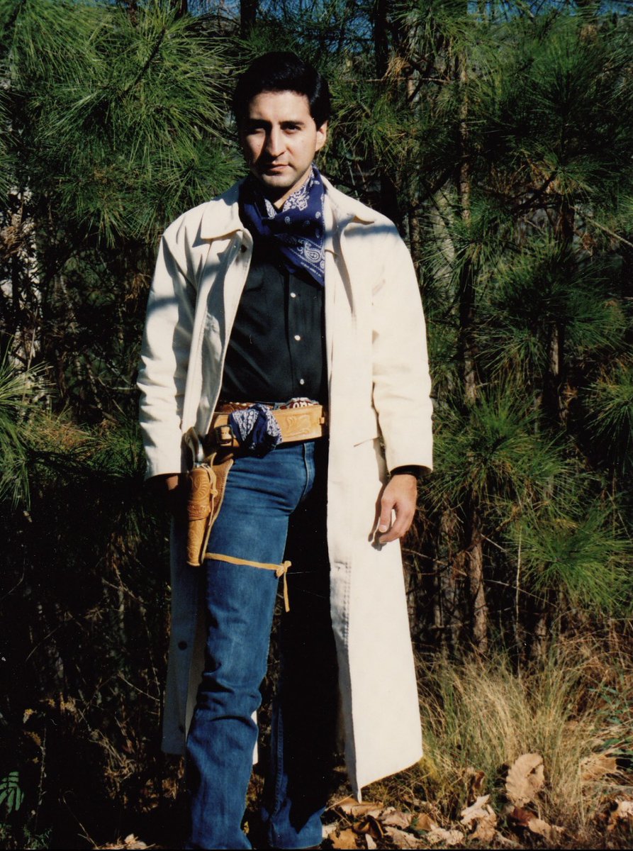 carl_arredondo's tweet photo. #TBT 1988 when the movie #YoungGuns came out &amp; I wanted to be a Regulator. I can't wait for a new movie!
@LouDPhillips @RealKiefer 
#EmilioEstevez 
#RegulatorsMountUp 
#Pals https://t.co/dhyNIEi60p