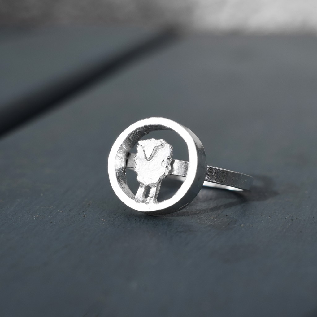 FreshFleeces's tweet image. We recently reintroduced a small range of silver rings and wow did you love them!

Meet them all here:
freshfleeces.com/collections/ri…

#animalring #sheepring #silverdogring #doglover #sheeplove #catring #loveewe