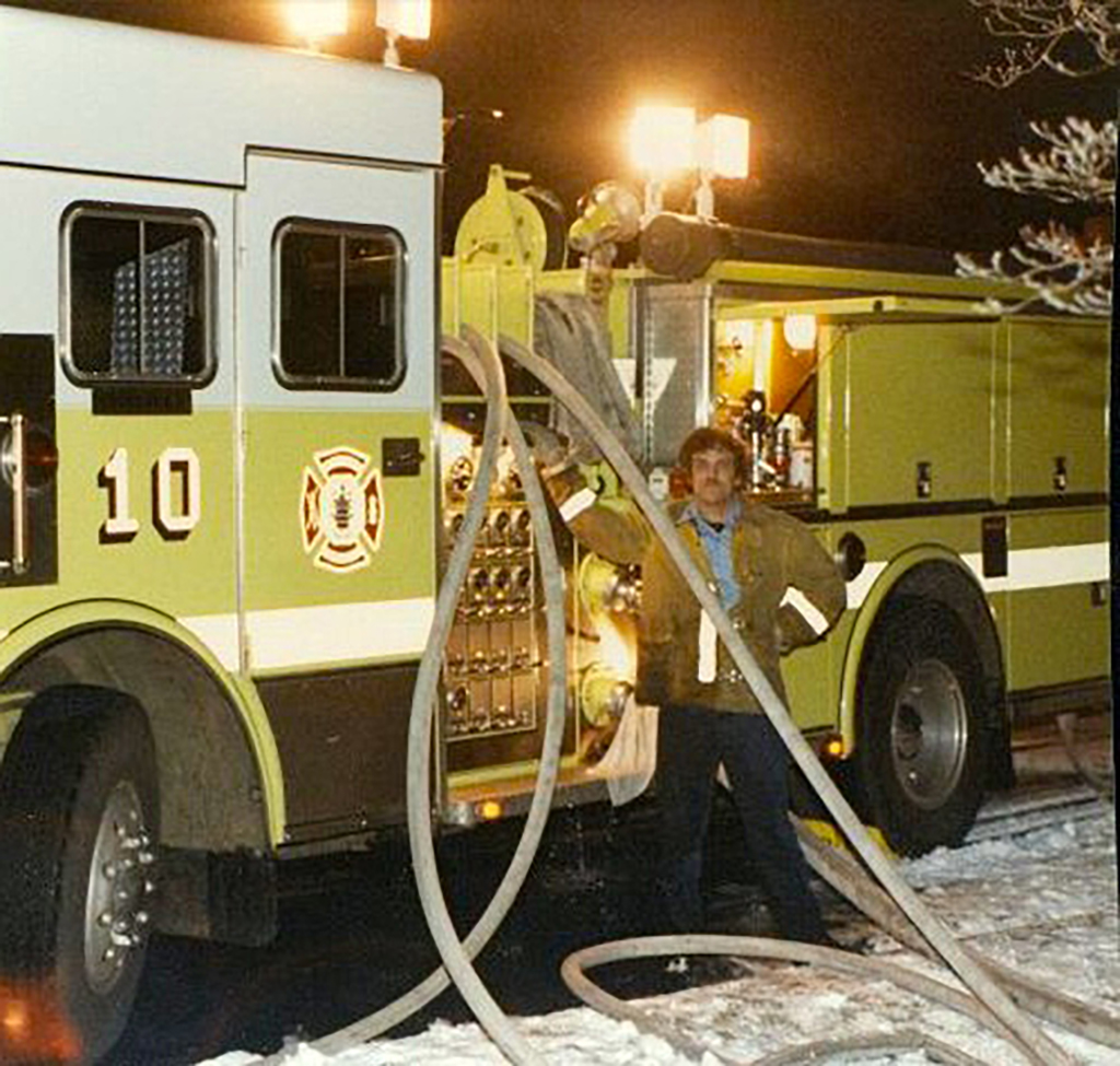 FireApparatus1's tweet image. Pump operators: Improve water delivery with clear communication, accurate gauge readings, and regular maintenance. 

Check out these essential tips: ow.ly/118h50Vkil1

#FireService #PumpOps #WaterDelivery #FirefighterTraining