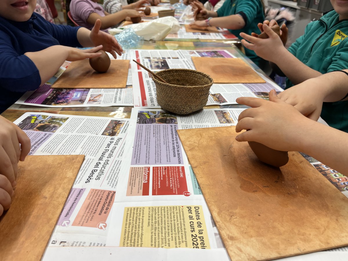 EscolaDuraniBas's tweet photo. SORTIDA 2n!🏦
Avui recordem la visita de 2n al Museu de Balldovina, a Santa Coloma de Gramenet. Aquesta sortida va ser una autèntica immersió en la prehistòria, on van aprendre de primera mà com vivien els nostres avantpassats. Van gaudir i aprendre molt! https://t.co/s0y5TGIoDP