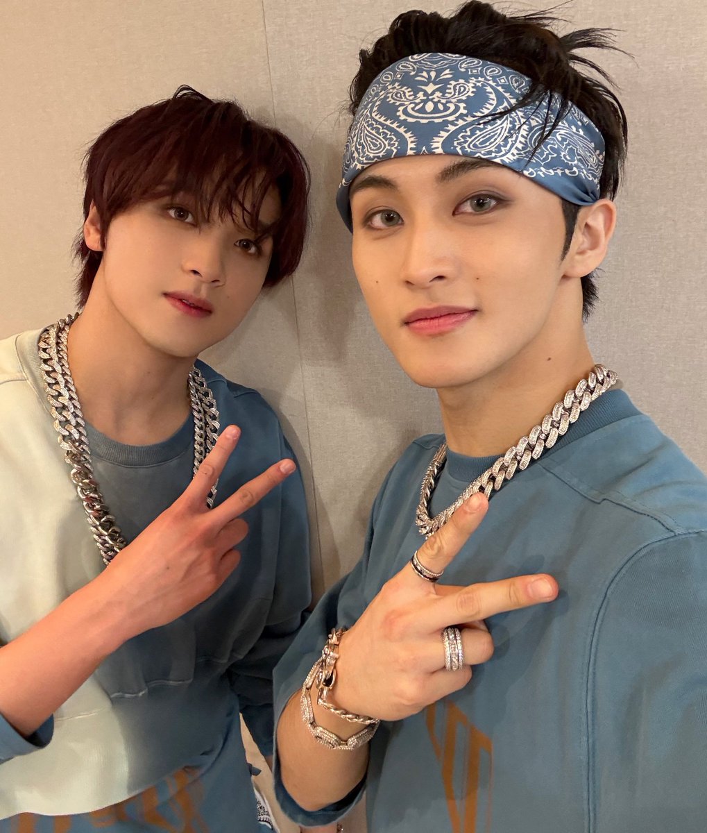 250320 엠카 +82 Pressin