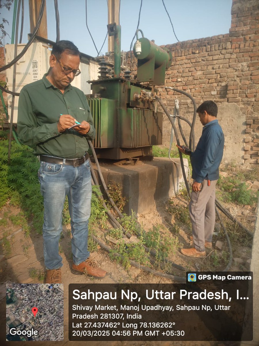 अवर अभियंता नेम सिंह द्वारा सहपऊ थाना के पास स्थापित 400 केवीए परिवर्तक का लोड चेक किया गया।
<a href="/UPPCLLKO/">UPPCL</a> 
<a href="/dvvnlhq/">Dakshinanchal Vidyut Vitran Nigam Limited</a> 
<a href="/MDDVVNL/">MD DVVNL AGRA</a> 
<a href="/SE54525483/">SE SANDEEP PANDEY</a>