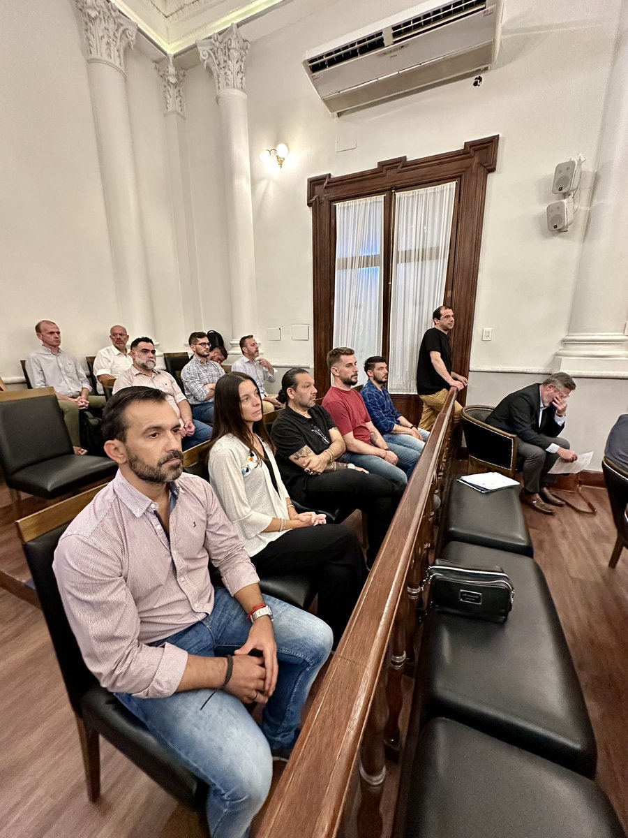 SutpaStaFe's tweet photo. La honorable Cámara de Senadores de la Provincia de Entre Ríos expresó su preocupación por los 500 trabajadores de Caminos del Río Uruguay, quienes nos enfrentamos a la privatización de las rutas 12, 14 y 174.
@sutpapeajes #sutpa #crusa #vialidadnacional https://t.co/Il5dfBoD4F