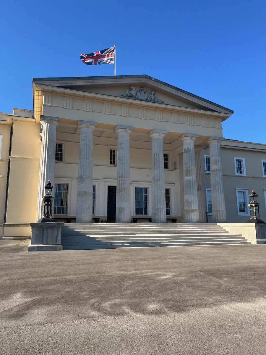 SouthEastRFCA's tweet photo. 🚨A busy week for our Employer Engagement team here at SERFCA! 🚨
Starting with our 8th annual Leadership Luncheon @RMASandhurst where we welcomed a group of South East #GoldERS Award holders 🏅 ➡️ https://t.co/0tZlZ3nss2
#SERFCA #ArmedForcesCommunity #Leadership #Networking https://t.co/HtwRsbxS4m