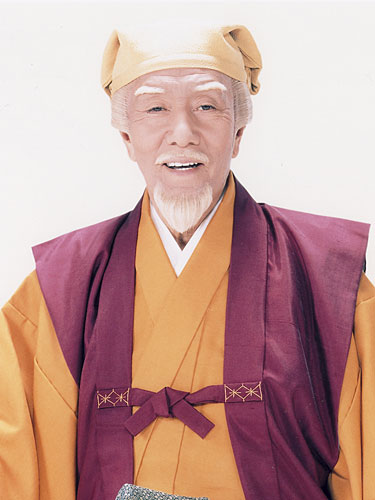 今日の水戸黄門は、先日の初代・東野英治郎さんのニセモノ黄門様でなく、二代目・西村晃のニセモノ黄門様回だったw
やはり今回も黄門様そっくりさんは強欲な商人で店子に怒鳴り散らしてました。
初代版より撮影の合成技術が上がってたのが面白かったw 