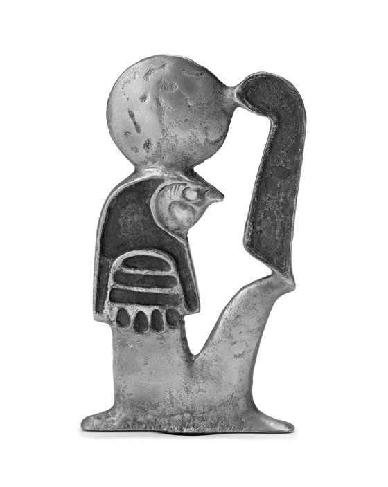 🏺 Escultura de plata representando al dios Ra (Imperio Nuevo - Período Tardío, 1550-332 a.C.; 5,08 × 2,54 cm; 10,8 cm).

🔎 Escultura en plata, probablemente vinculada a Ra, el dios solar egipcio.

ℹ️ Museo de Arte del Condado de Los Ángeles.