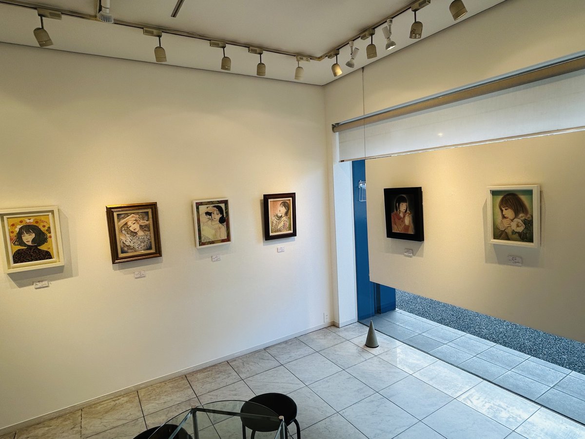 kurage3gou's tweet photo. 白日会もですが、今日から
「美の饗宴展」もスタートしております❣️🤩
美しい女性像の作品が沢山並んでおります✨
ぜひご高覧下さい❣️
私も1点出品しております😀
#galleryARK #美人画 #人物画
#水彩画 #透明水彩 #水彩
#油彩画 #ギャラリーアーク https://t.co/4kPuIUmPk1