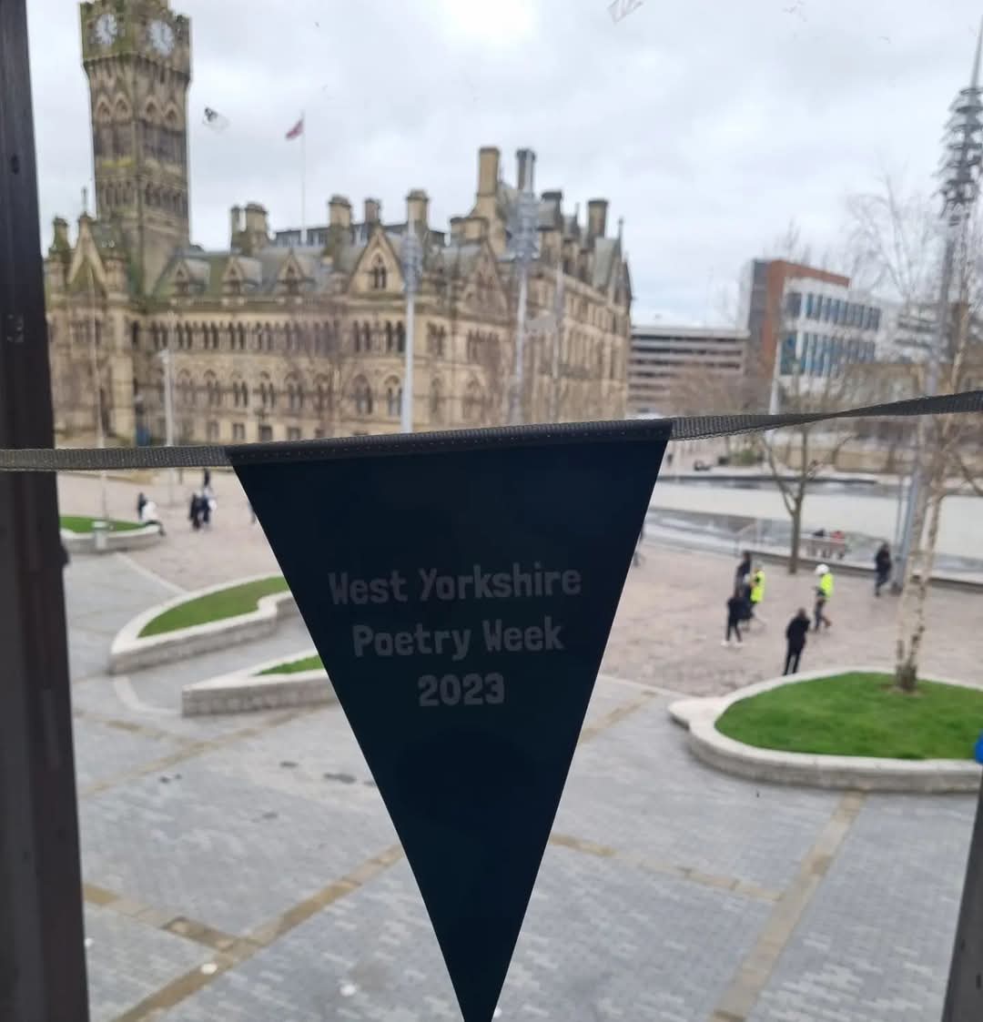 Sharena Lee Satti (@sharenaleesatti) on Twitter photo Today marks a very special day. 2 years ago today: we launched West Yorkshire Poetry Week at the <a href="/Literacy_Trust/">National Literacy Trust</a>: <a href="/MayorOfWY/">Tracy Brabin, Mayor of West Yorkshire</a> The wonderful memories of filming at <a href="/bradfordlibs247/">Bradford Libraries</a>
literacytrust.org.uk/blog/west-york…
#poetry #poetryispower Today marks a very special day. 2 years ago today: we launched West Yorkshire Poetry Week at the <a href="/Literacy_Trust/">National Literacy Trust</a>: <a href="/MayorOfWY/">Tracy Brabin, Mayor of West Yorkshire</a> The wonderful memories of filming at <a href="/bradfordlibs247/">Bradford Libraries</a>
literacytrust.org.uk/blog/west-york…
#poetry #poetryispower