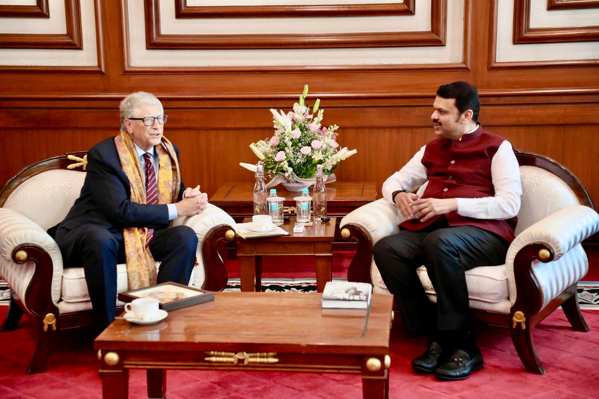 Dev_Fadnavis's tweet image. Gates Foundation and Maharashtra: A Partnership for Innovation and Progress! ✨
It was a great pleasure to meet and welcome Mr. Bill Gates, in Mumbai, this morning. We had a very good discussion on varied subjects, including Maharashtra's initiatives and schemes for youth,…