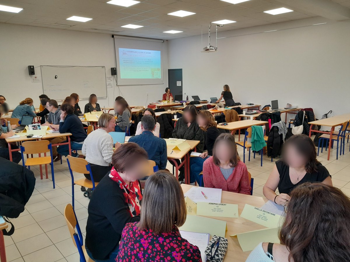 InstitutOzanam's tweet photo. Nouvelle promotion d'enseignants du 1er et 2nd degré en formation pour devenir enseignants ressources ! 2 ans, 4 sessions de 2 jours pour développer des compétences clés en accompagnement, observation et identité professionnelle.

#institutozanam #enseignantressource #éducation https://t.co/zoWqN1K4D4