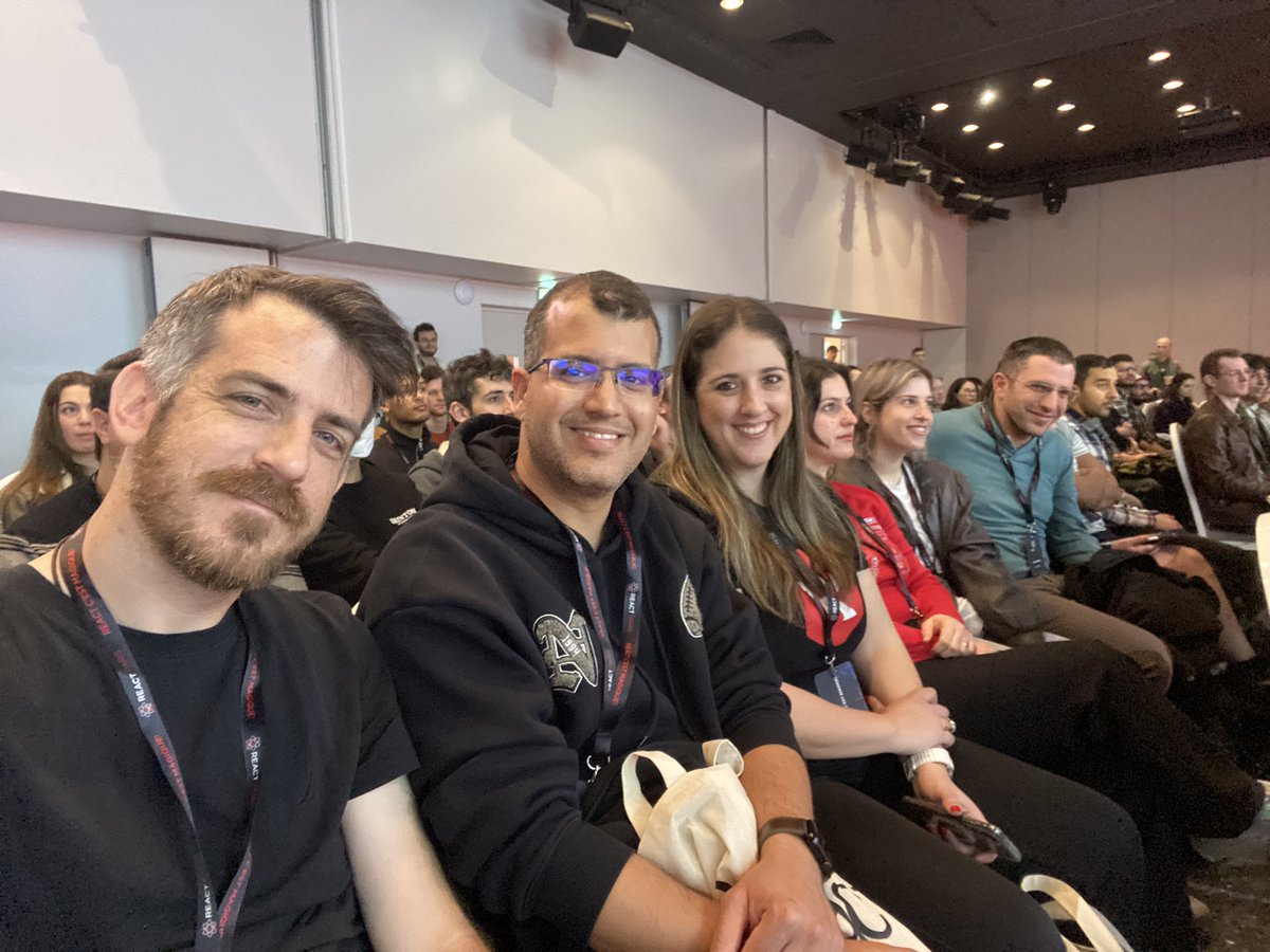 tomermatmon's tweet photo. Having a @ReallyGoodTeam at #ReactParis 🙌 https://t.co/QEG0O7NPF6