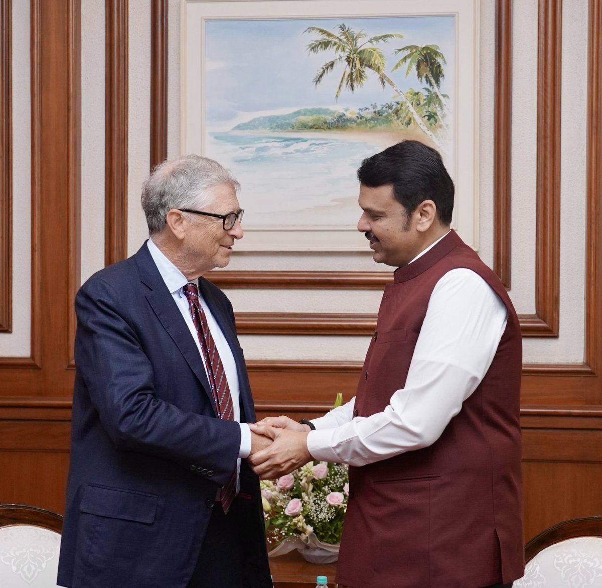 Dev_Fadnavis's tweet image. Gates Foundation and Maharashtra: A Partnership for Innovation and Progress! ✨
It was a great pleasure to meet and welcome Mr. Bill Gates, in Mumbai, this morning. We had a very good discussion on varied subjects, including Maharashtra's initiatives and schemes for youth,…