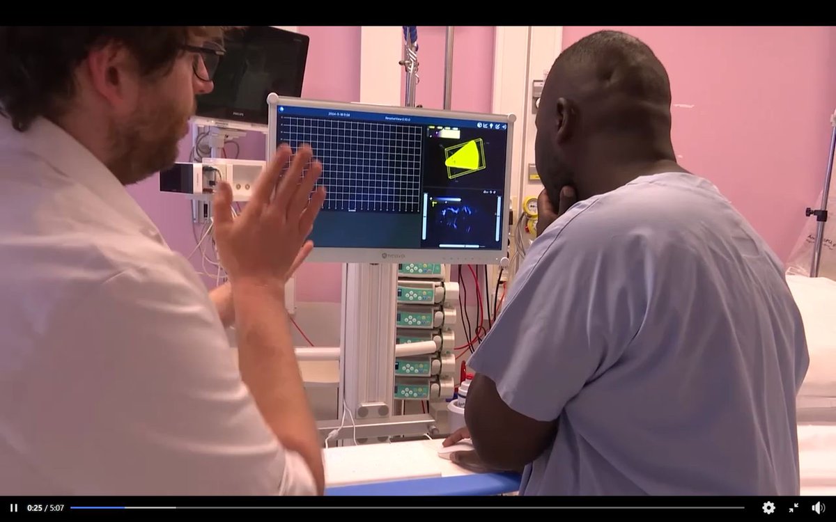 Au #CHU de #Caen, les équipes du Dr Clément #Gabuka proposent un nouveau dispositif qui permet de réaliser une imagerie du cerveau directement au lit des patients. 
Les résultats de la première étude menée sur 15 personnes hospitalisées en neuro-réanimation seront publiés en 2025