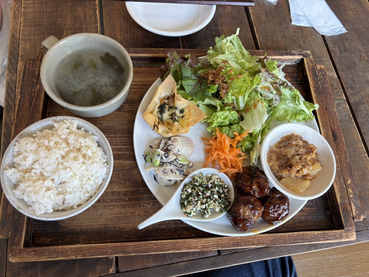 47_os's tweet photo. 久しぶりにカヨちゃんの店で昼を食べ、高校生ぶりに、"ちゅうにっつあん"。歩き疲れた。 https://t.co/CPi1aSWdK7