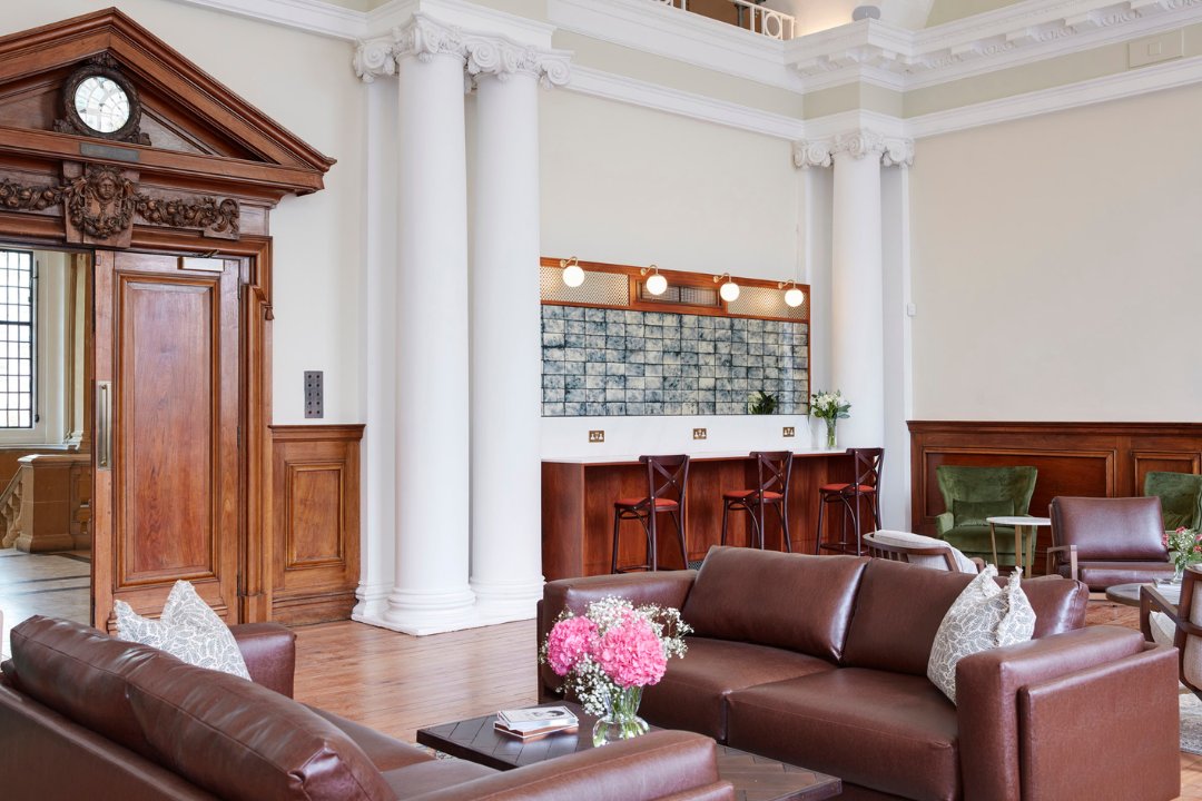 The Club Lounge membership at <a href="/workclockwise/">Clockwise</a> is a hot-desk for the freelancer, satellite worker or lone wolf who needs space to focus and fire up their next project. Drop in whenever you need to co-work for collaboration and breakout areas for a coffee boost. 
#BromleyOldTownHall