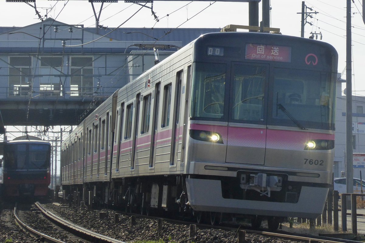 過去画像です
2023.03.20(月)
名市交7000型7102h舞木出場回送
もう2年も経つんですね