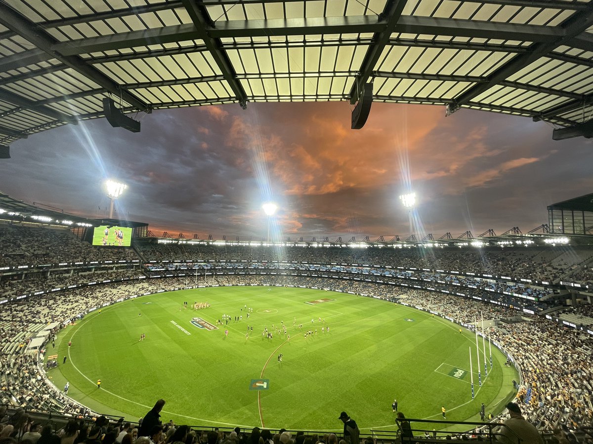 The <a href="/mcg/">Melbourne Cricket Ground</a> looking a treat after the rain ☔️ #GoHawks