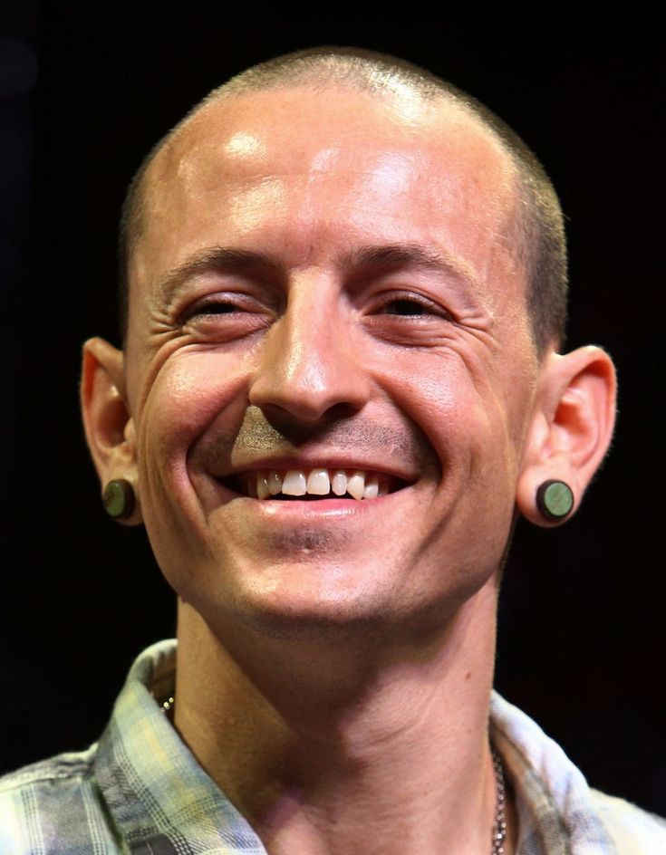 Thruska1's tweet image. Today you would have turned 49, dear Chester. We are being celebrated today, even you haven't be here, because you live on in countless hearts. Thank you for being there. 🩶 #ChesterBennington #MakeChesterProud #CelebrateChestersLife #LinkinPark