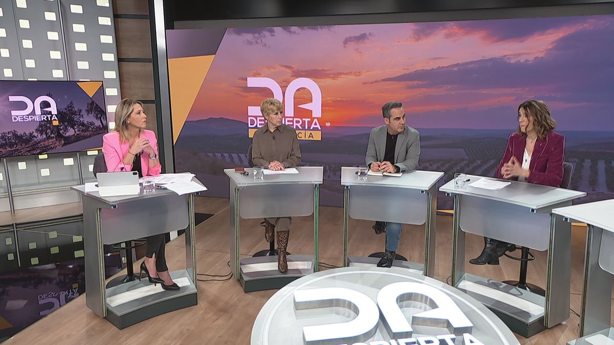 Despierta Andalucía (@despiertacsur) on Twitter photo Nuestros tertulianos hoy, Stella Benot <a href="/stellabenot/">Stella Benot</a>, Chema Rodríguez <a href="/Chemarrodriguez/">Chema Rodríguez</a> y María Jesús Pereira <a href="/mjesuspereira/">Maria Jesus Pereira</a>. En directo 👇
📷canalsur.es/tv_directo-119…… 📷 #InfórmateEnCanalSur #opinion Nuestros tertulianos hoy, Stella Benot <a href="/stellabenot/">Stella Benot</a>, Chema Rodríguez <a href="/Chemarrodriguez/">Chema Rodríguez</a> y María Jesús Pereira <a href="/mjesuspereira/">Maria Jesus Pereira</a>. En directo 👇
📷canalsur.es/tv_directo-119…… 📷 #InfórmateEnCanalSur #opinion