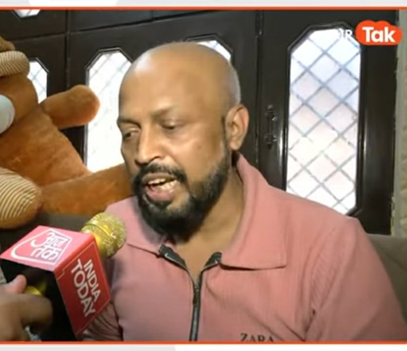 मुस्कान रस्तोगी के माँ बाप ने अपने बेटी के खिलाफ खड़े होकर समाज में अच्छी मिसाल पेश की है.

अपने दामाद के लिए दोनों सास ससुर खूब रोए. दोनों ने अपनी बेटी को मौत की सज़ा देने की मांग की.

कितना भी संगीन अपराध हो, आरोपी के पक्ष में उसका परिवार, उसकी जाति और माँ बाप बचाने के लिए