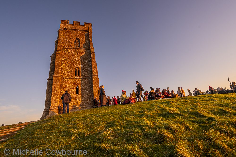 Happy Spring Equinox/Ostara from Glastonbury Tor. A joyous occasion to welcome Spring. I took quite a few photos so probably more to follow later. #spring #SpringEquinox #Glastonbury #glastonburytor