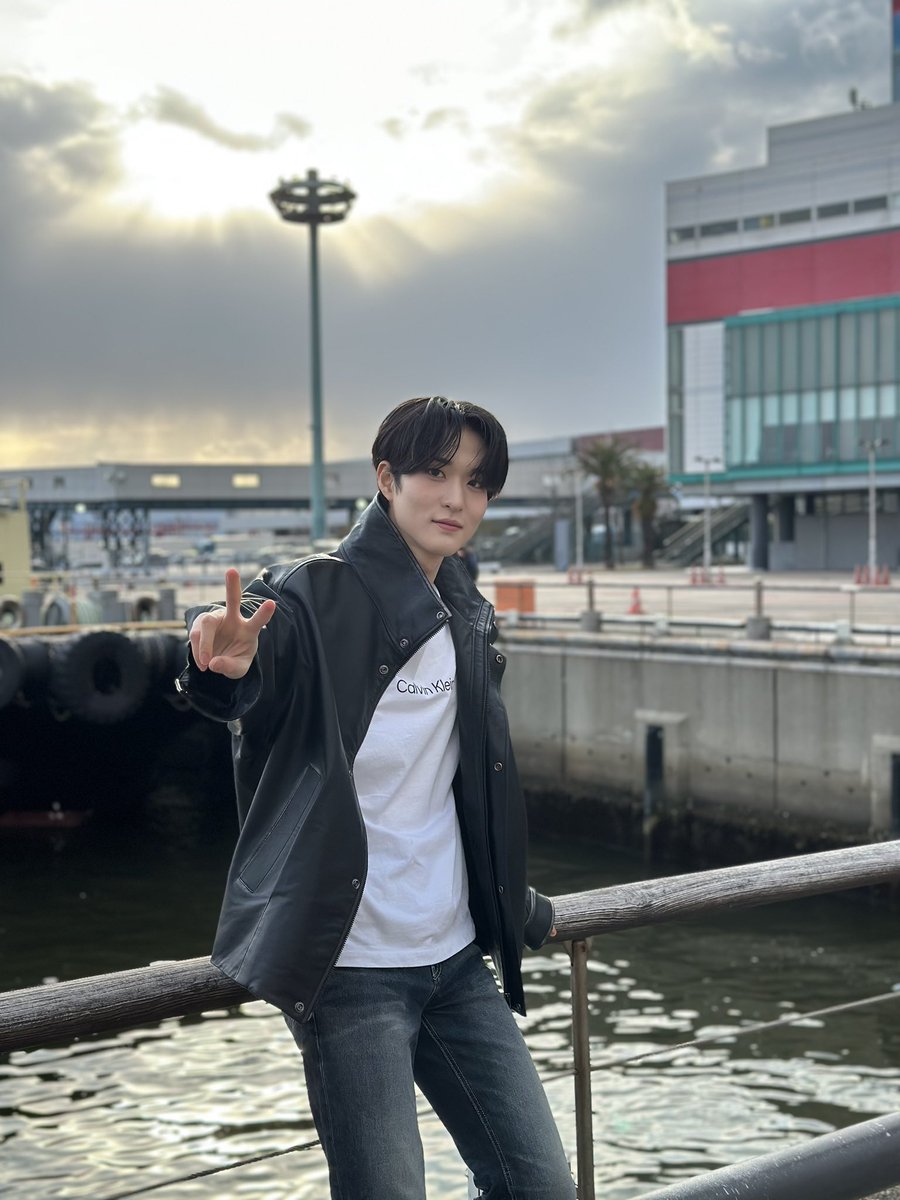 fantasyboystr's tweet photo. [200325] Wooseok Twitter Güncellemesi

Hoşça kal Osaka。
Bastır “Undeniable”!!!!!!!

#FANTASYBOYS #판타지보이즈
#KIMWOOSEOK #김우석 https://t.co/Yig3mbrFMx