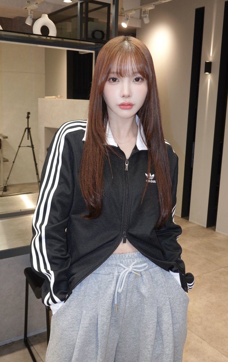 縮毛矯正かけてサラサラになりました🫡 今年もロング楽しむぞ